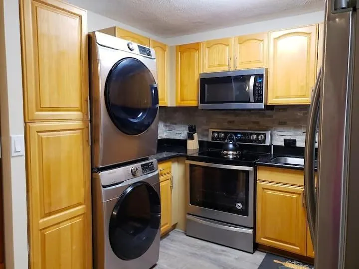 2 Minute Walk To Waikiki Beach, Free Parking Honolulu Appartamento