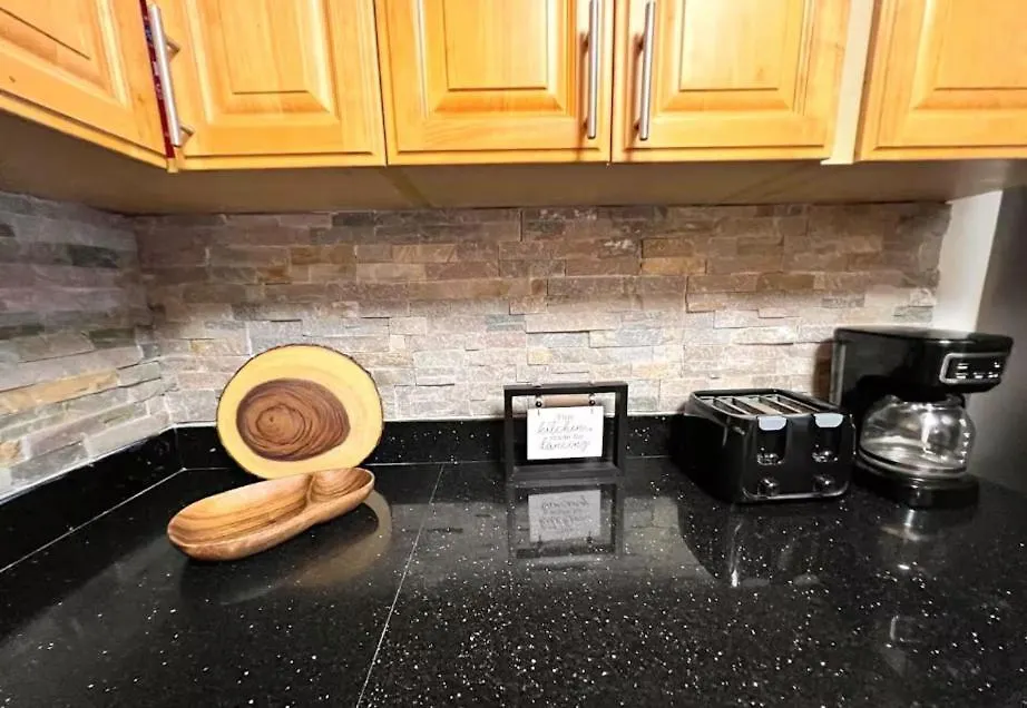 2 Minute Walk To Waikiki Beach, Free Parking Honolulu Appartamento