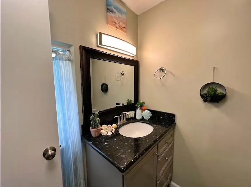 Appartamento 2 Minute Walk To Waikiki Beach, Free Parking Honolulu