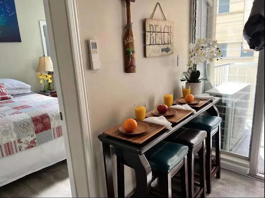 2 Minute Walk To Waikiki Beach, Free Parking Honolulu Appartamento