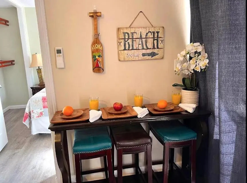 2 Minute Walk To Waikiki Beach, Free Parking Honolulu